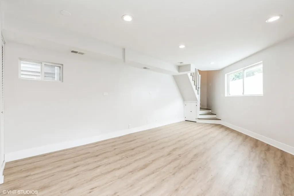2909 North Ridgeway Avenue Chicago IL 60618