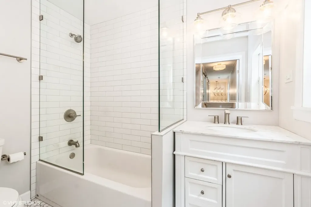 2909 North Ridgeway Avenue Chicago IL 60618