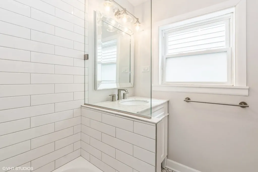2909 North Ridgeway Avenue Chicago IL 60618