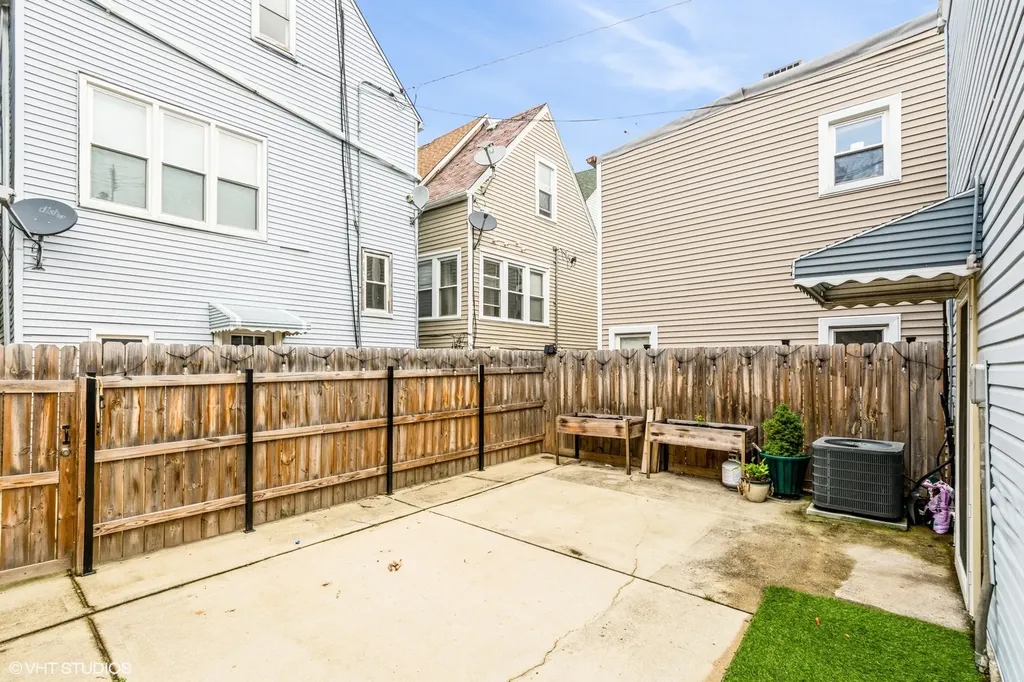 2909 North Ridgeway Avenue Chicago IL 60618