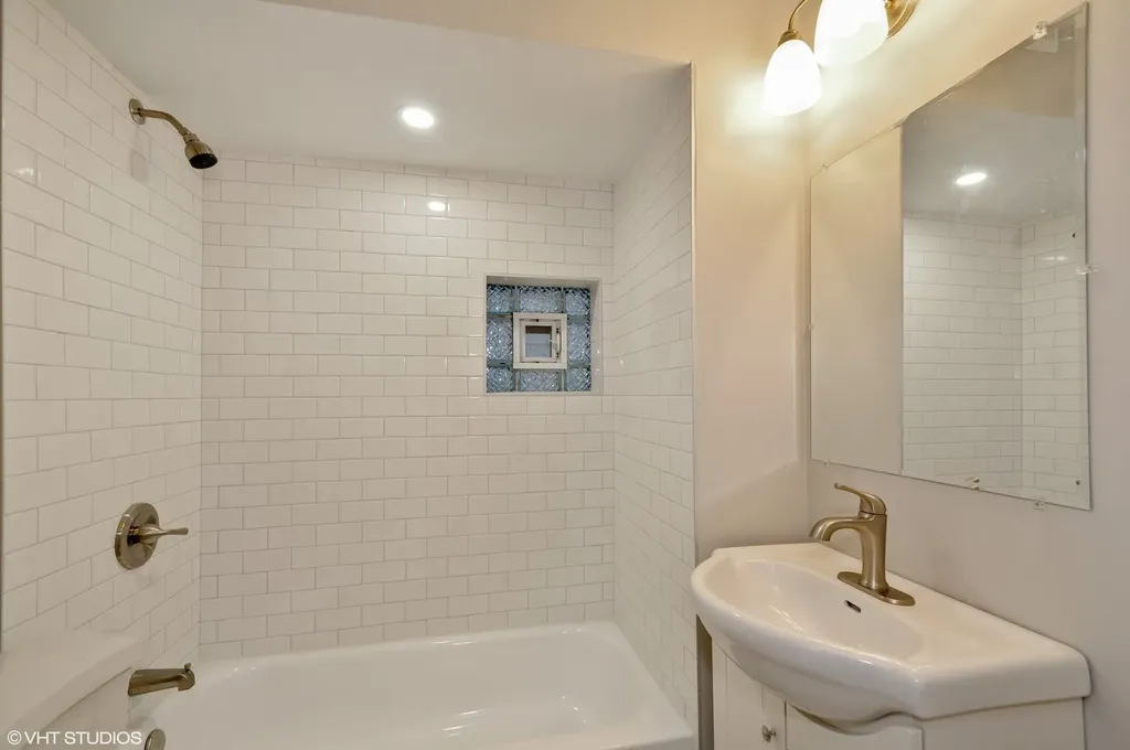 2909 North Ridgeway Avenue Chicago IL 60618