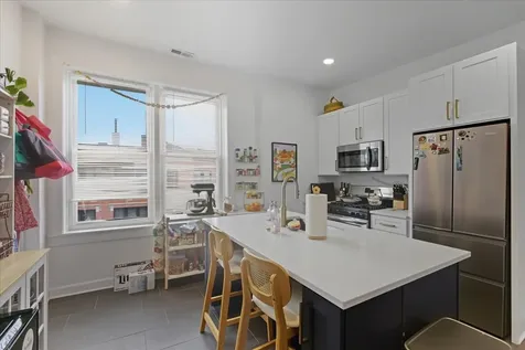 2350 West Charleston Street Chicago IL 60647
