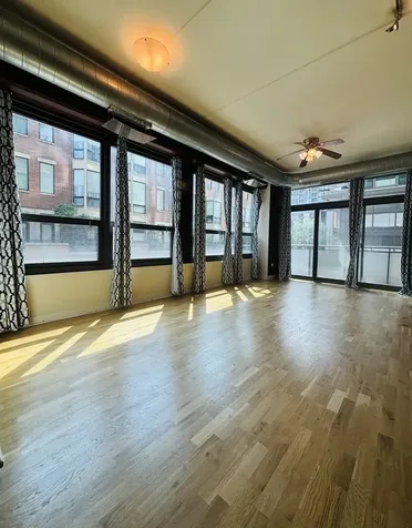 660 West Wayman Street Chicago IL 60661