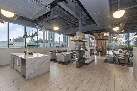 660 West Wayman Street Chicago IL 60661
