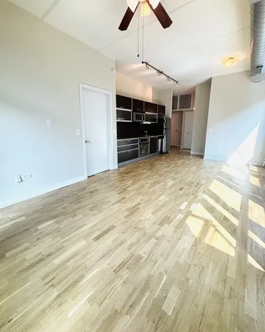 660 West Wayman Street Chicago IL 60661