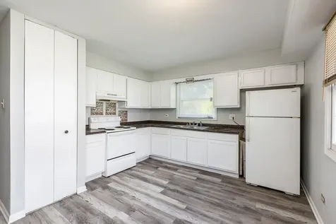 4042 Charleston Road Matteson IL 60443
