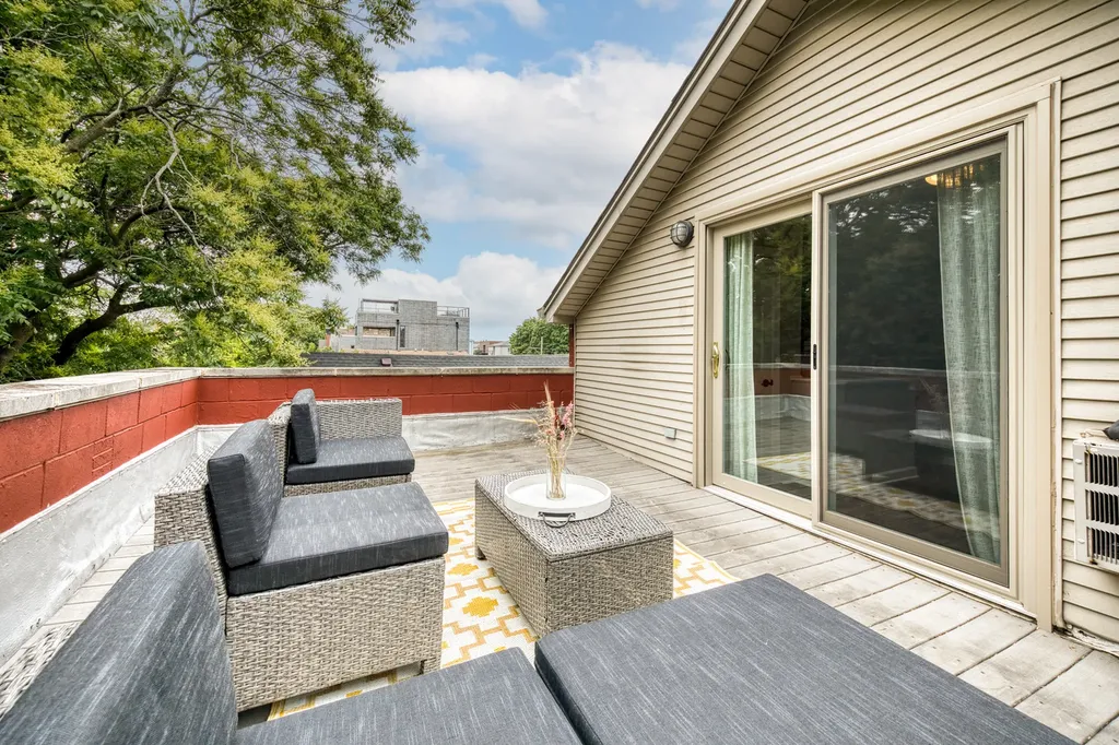 2708 North Wilton Avenue Chicago IL 60614