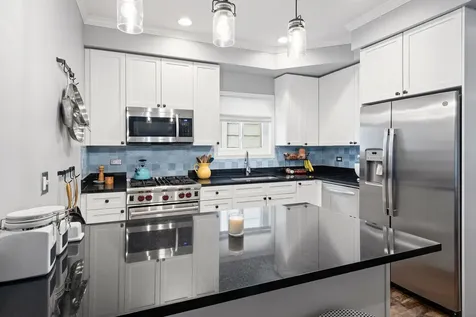 2708 North Wilton Avenue Chicago IL 60614