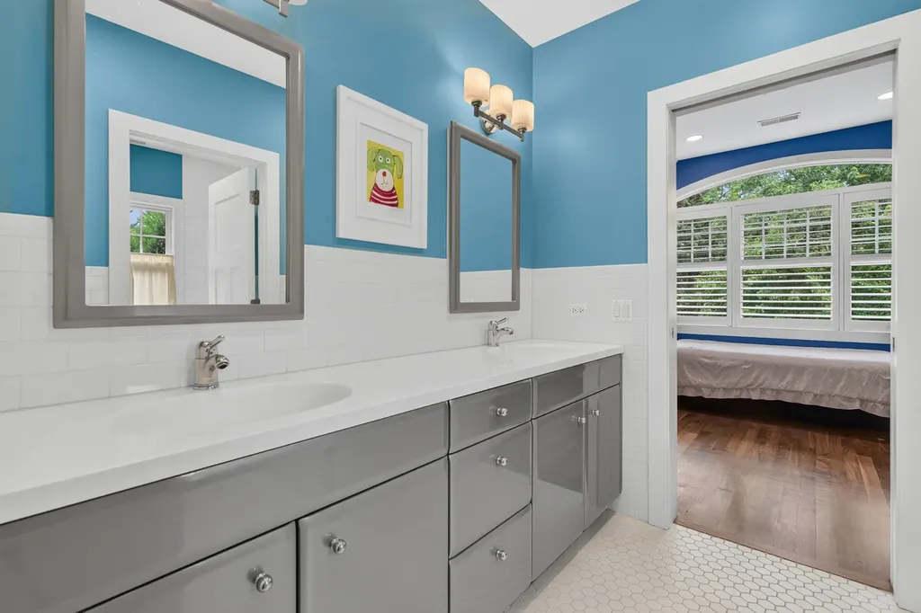 6421 Bentley Avenue Willowbrook IL 60527