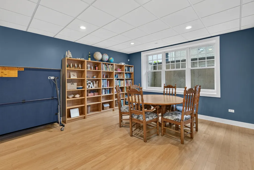 6421 Bentley Avenue Willowbrook IL 60527