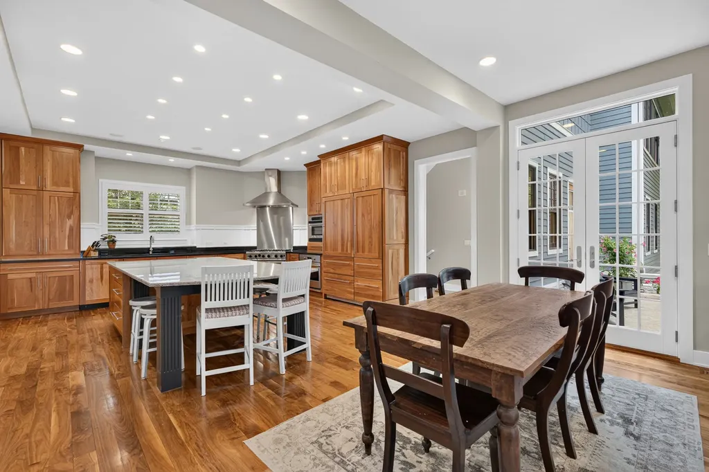 6421 Bentley Avenue Willowbrook IL 60527
