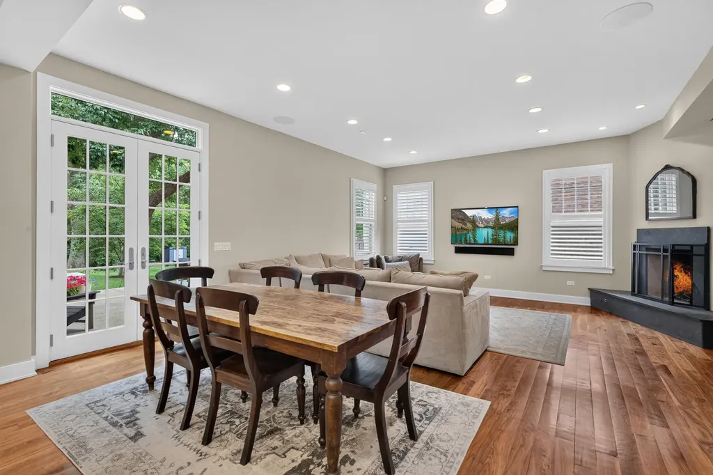 6421 Bentley Avenue Willowbrook IL 60527