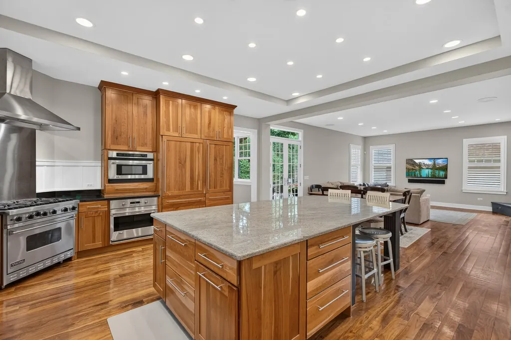 6421 Bentley Avenue Willowbrook IL 60527