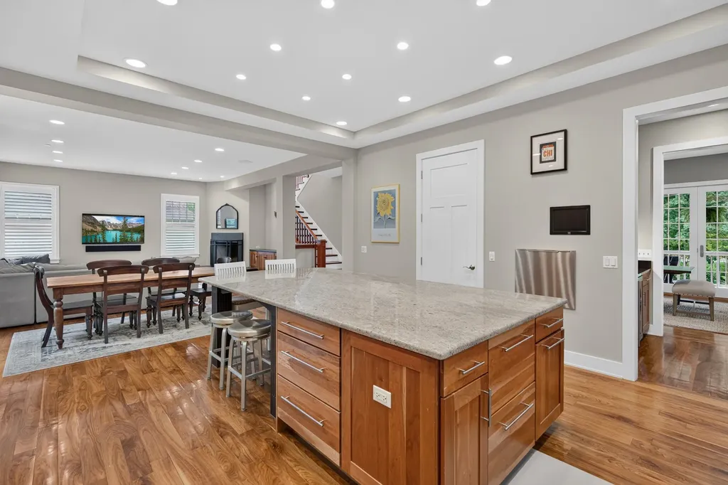 6421 Bentley Avenue Willowbrook IL 60527