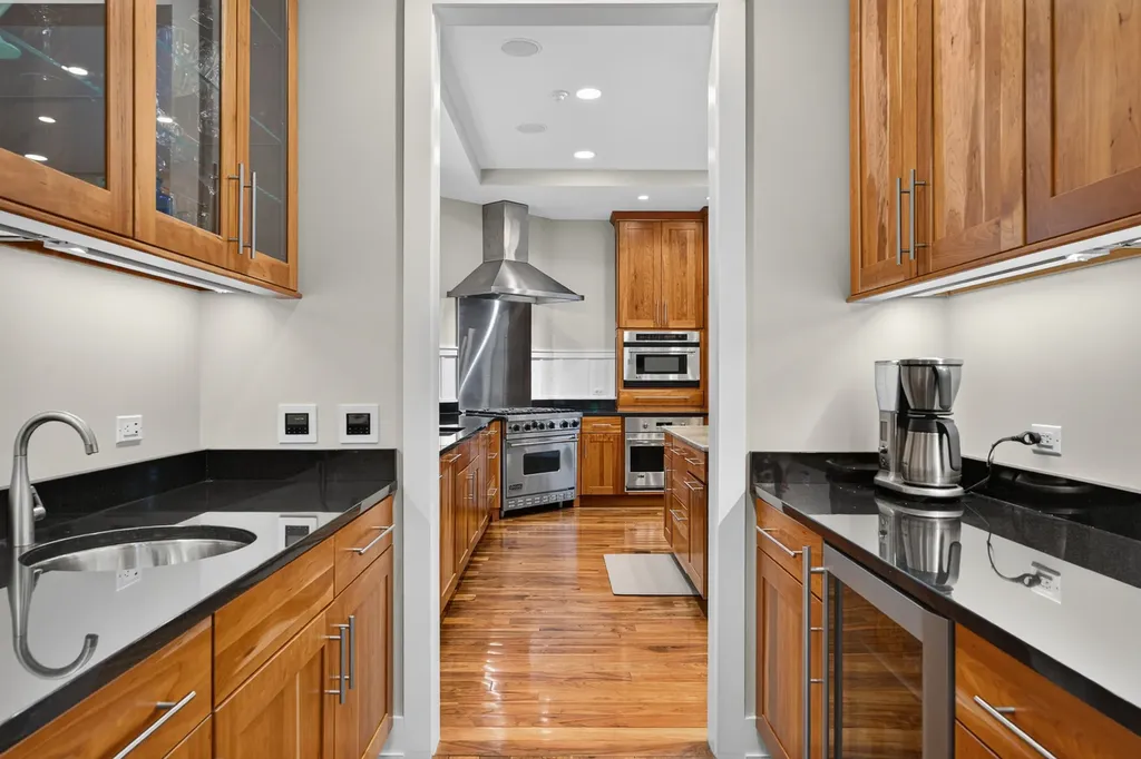 6421 Bentley Avenue Willowbrook IL 60527