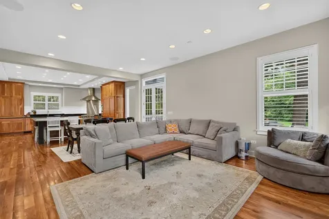 6421 Bentley Avenue Willowbrook IL 60527