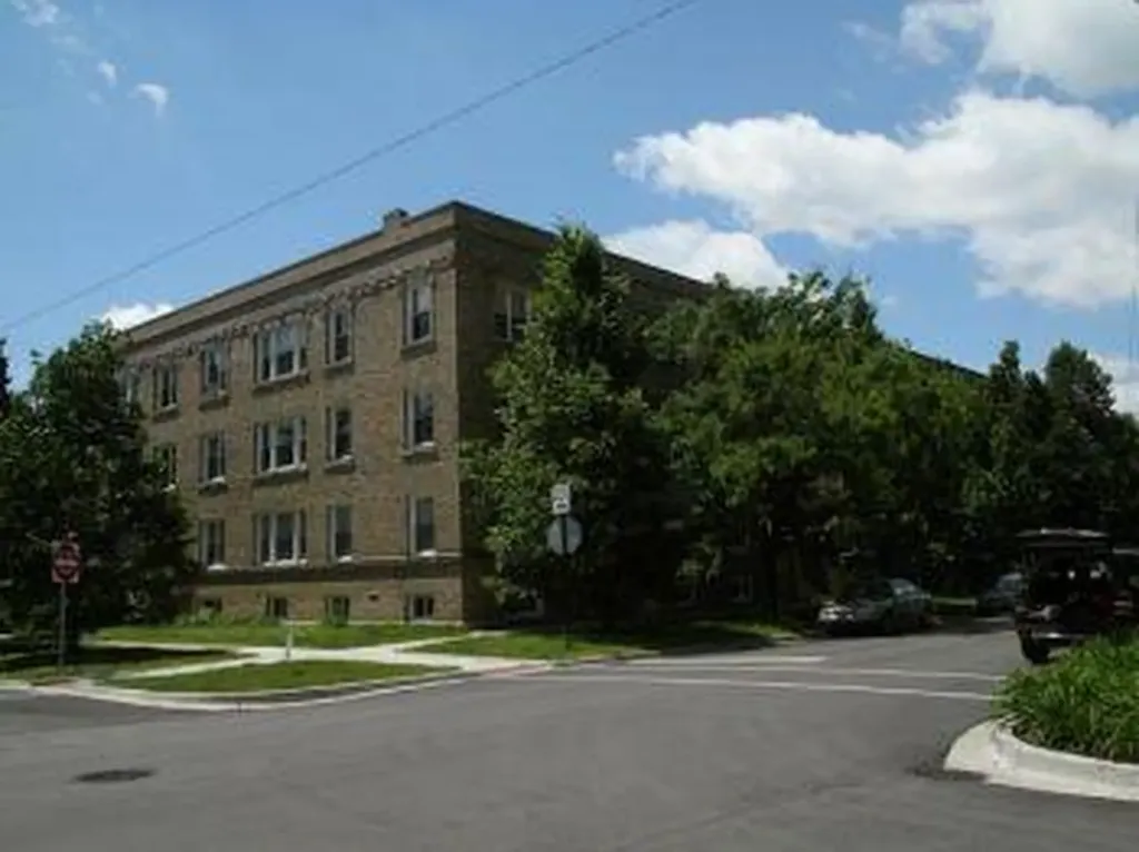 4450 North Winchester Avenue Chicago IL 60640
