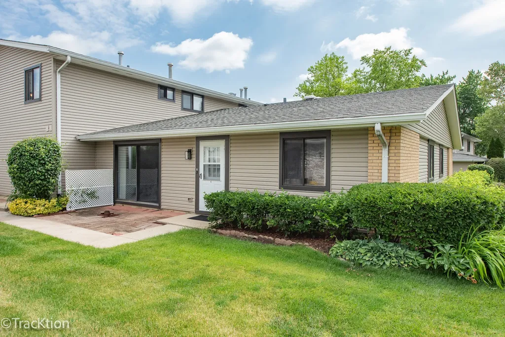 124 Fairlane Court Bloomingdale IL 60108