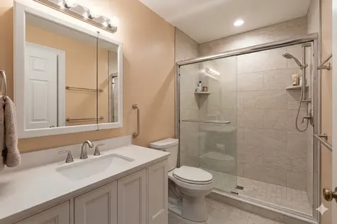 124 Fairlane Court Bloomingdale IL 60108