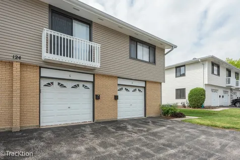 124 Fairlane Court Bloomingdale IL 60108