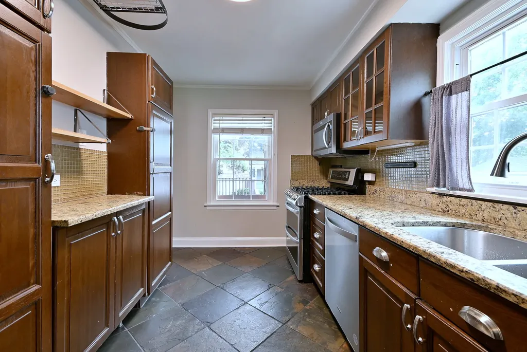 1034 South Saylor Avenue Elmhurst IL 60126