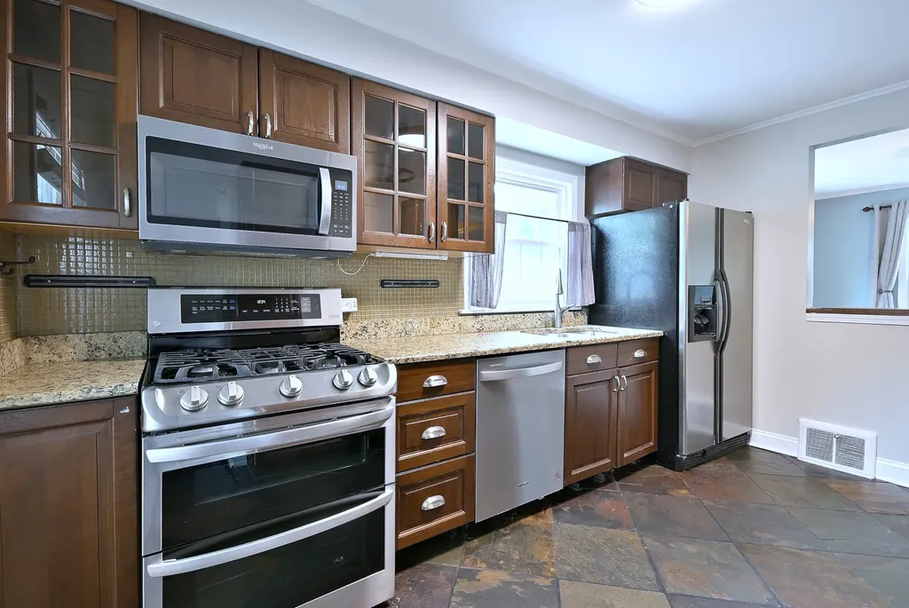 1034 South Saylor Avenue Elmhurst IL 60126