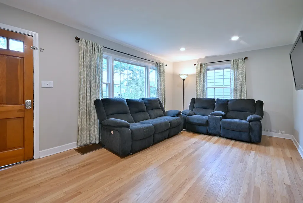 1034 South Saylor Avenue Elmhurst IL 60126