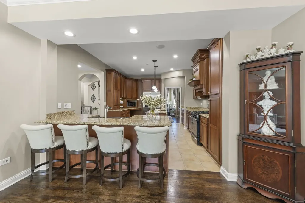 4159 Royal Mews Circle Naperville IL 60564