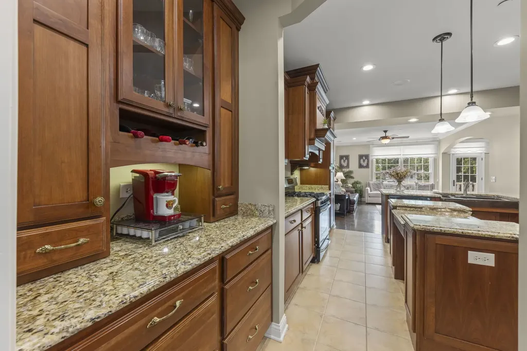 4159 Royal Mews Circle Naperville IL 60564