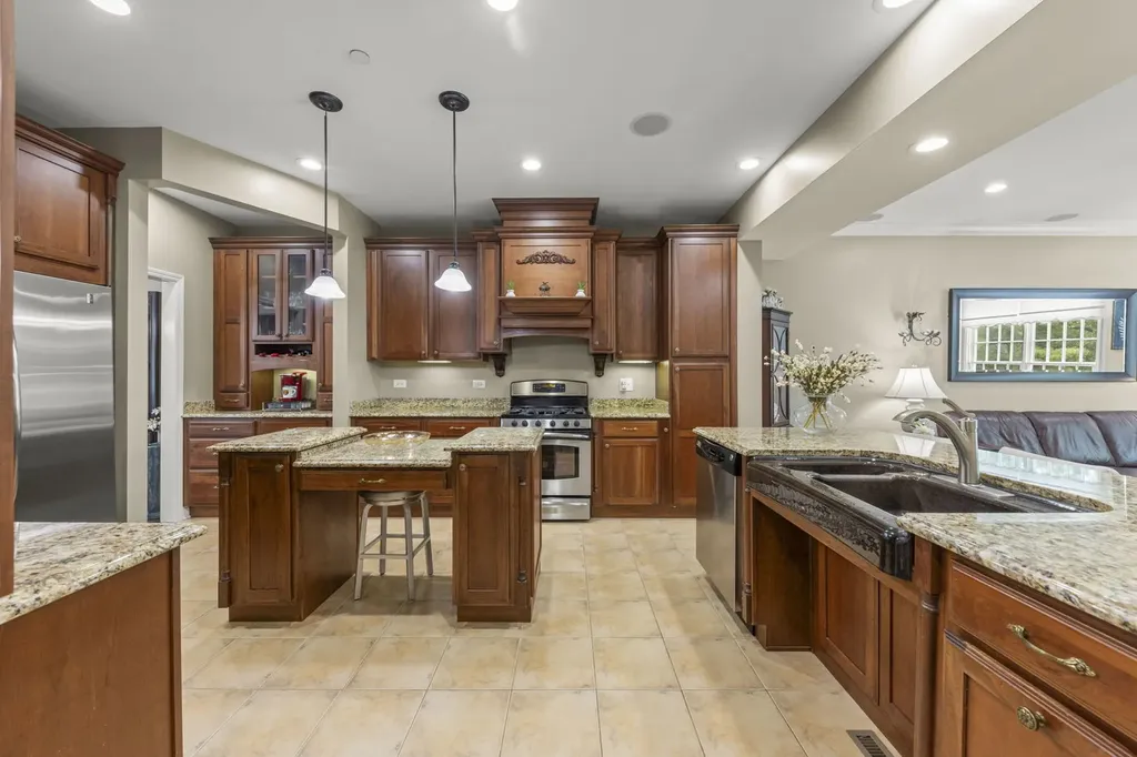 4159 Royal Mews Circle Naperville IL 60564