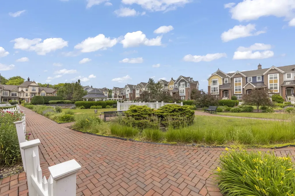 4159 Royal Mews Circle Naperville IL 60564