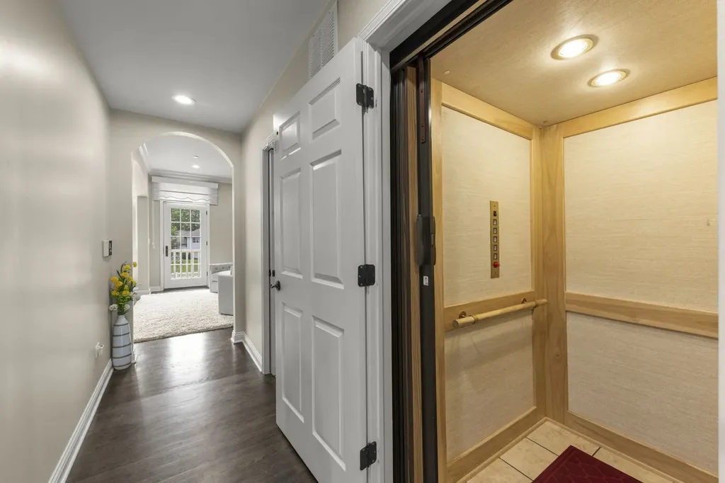 4159 Royal Mews Circle Naperville IL 60564