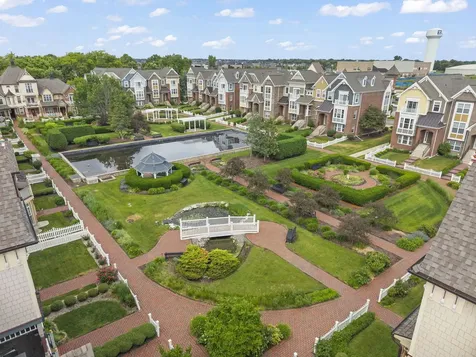 4159 Royal Mews Circle Naperville IL 60564