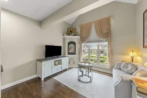 4159 Royal Mews Circle Naperville IL 60564