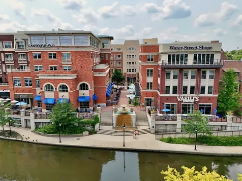 4159 Royal Mews Circle Naperville IL 60564