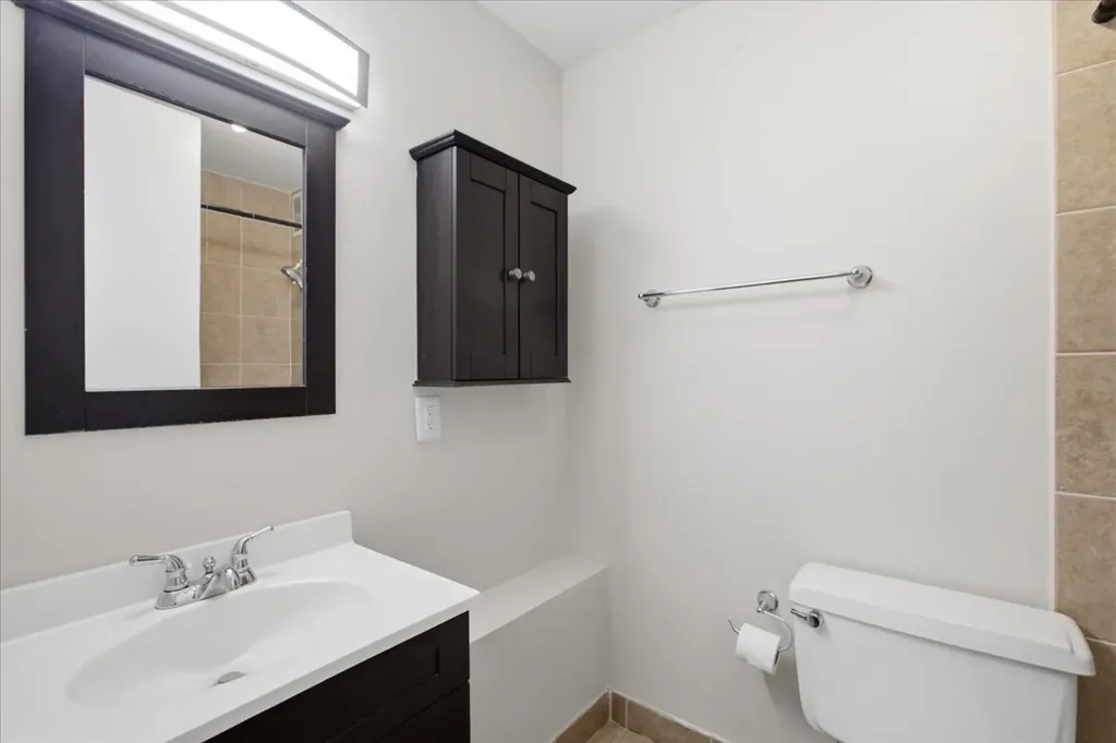 1 East Scott Street Chicago IL 60610