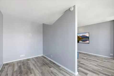 1 East Scott Street Chicago IL 60610