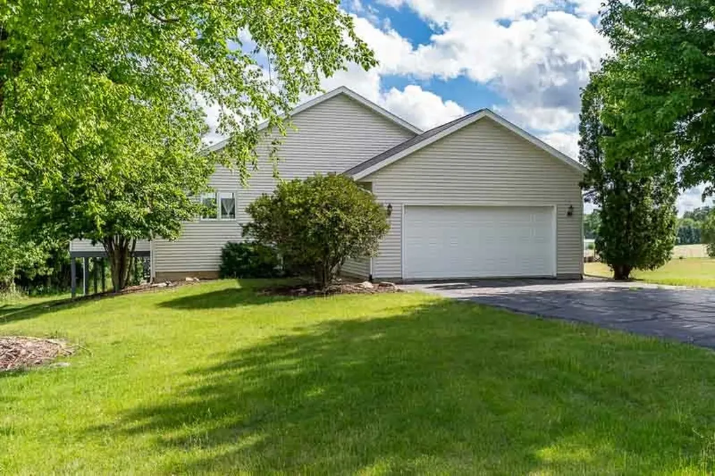 186 Lake Summerset Road Davis IL 61019
