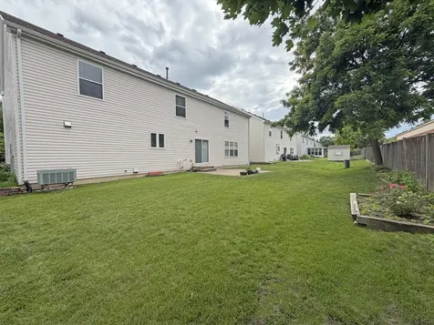810 Vera Lane Wheeling IL 60090