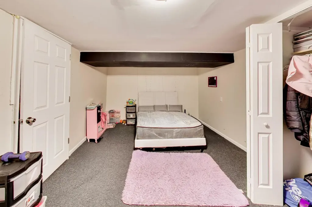 6751 South Saint Lawrence Avenue Chicago IL 60637