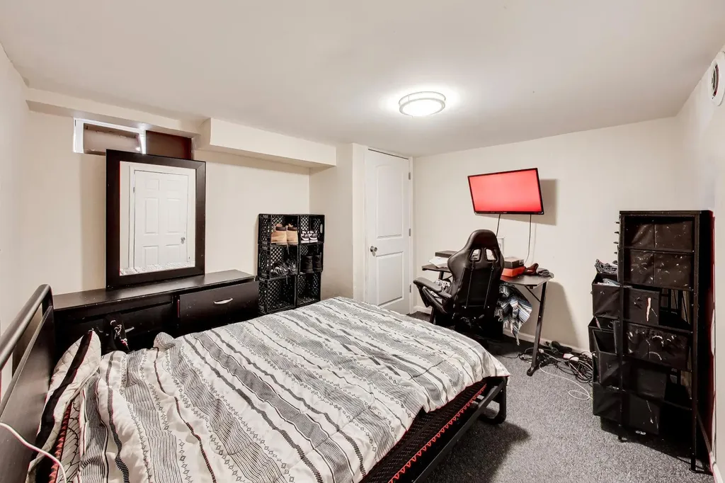6751 South Saint Lawrence Avenue Chicago IL 60637