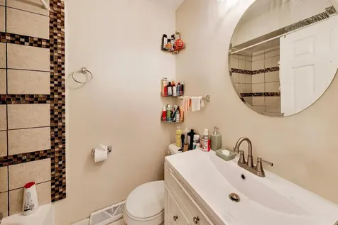 6751 South Saint Lawrence Avenue Chicago IL 60637