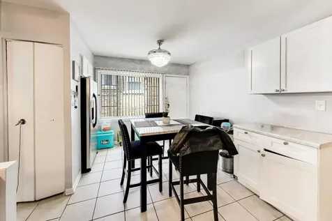 6751 South Saint Lawrence Avenue Chicago IL 60637