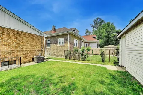 6751 South Saint Lawrence Avenue Chicago IL 60637