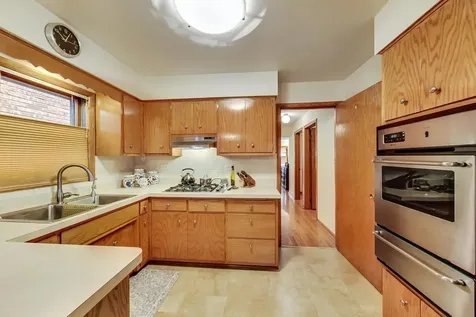 6430 West Gunnison Street Harwood Heights IL 60706