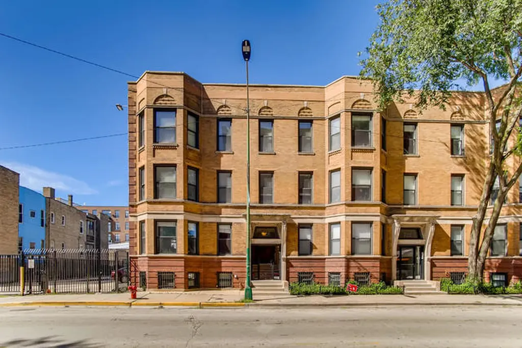 728 West Addison Street Chicago IL 60613