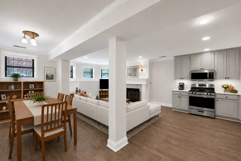 728 West Addison Street Chicago IL 60613