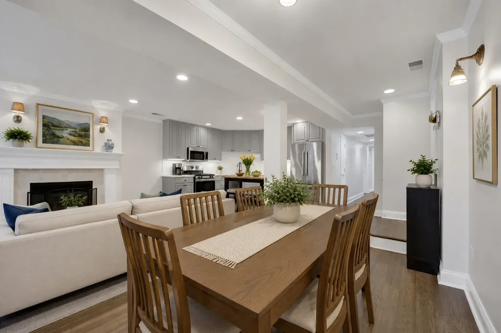 728 West Addison Street Chicago IL 60613