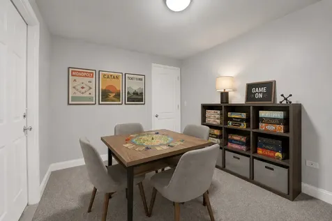 728 West Addison Street Chicago IL 60613