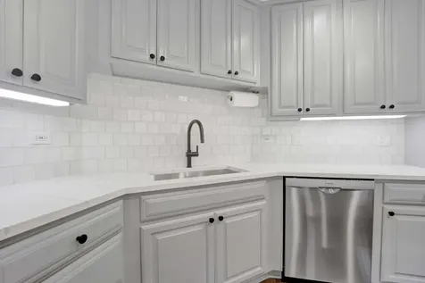 728 West Addison Street Chicago IL 60613